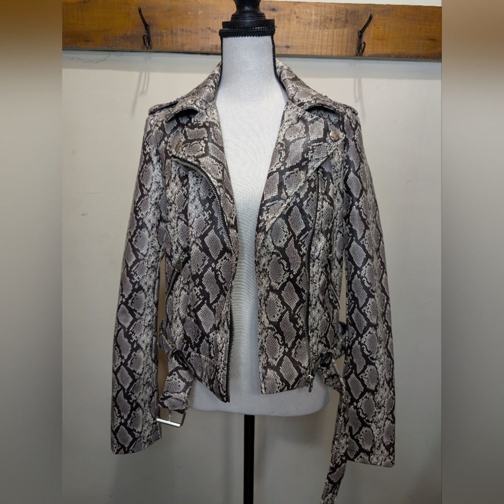 Coffee Shop Faux Leather Zippered Moto Jacket Python - Picture 3 of 16